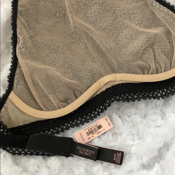 \Victoria’s Secret\• NWT Seamless Knit Bra - Picture 8 of 8